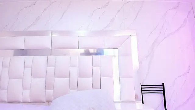 BritneyCollins online show from 11/21/25, 12:04