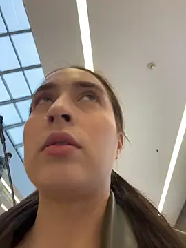 Holly Play online show from 11/06/25, 09:10