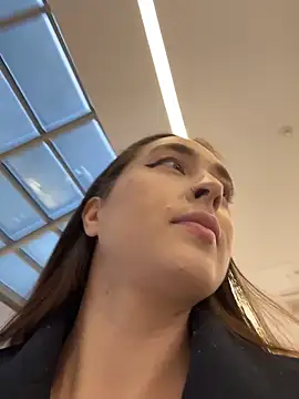 Holly Play online show from 12/15/25, 12:09