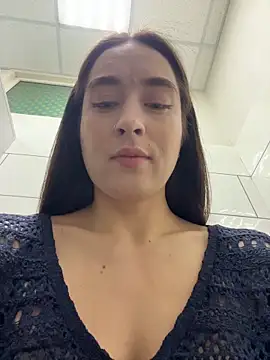 Holly Play online show from 04/22/26, 10:17