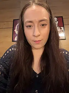 Snapshot of Holly_Play chatting on 05/01/26, 12:10 Holly Play online show from 05/01/26, 12:10