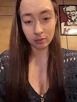 Snapshot of Holly_Play chatting on 06/01/26, 10:06 Holly Play online show from 06/01/26, 10:06