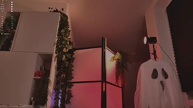 MichaellaMoon online show from 10/31/25, 05:36