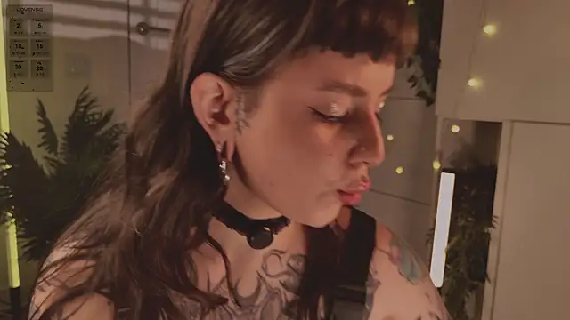 MichaellaMoon online show from 01/16/26, 07:51