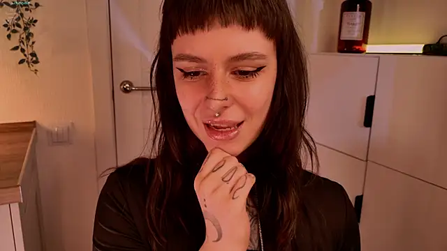 MichaellaMoon online show from 04/19/26, 07:27