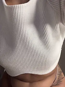 Snapshot of Iris_lee chatting on 03/12/25, 08:10 Iris lee online show from 03/12/25, 08:10