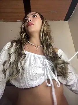 Snapshot of Iris_lee chatting on 03/13/25, 04:34 Iris lee online show from 03/13/25, 04:34