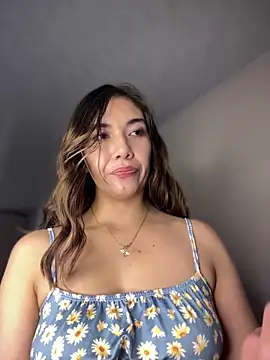 Snapshot of Iris_lee chatting on 09/10/25, 04:51 Iris lee online show from 09/10/25, 04:51