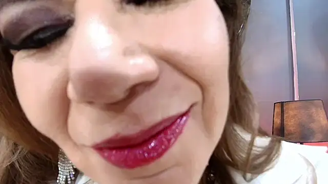 Snapshot of MelaniaKnauss chatting on 02/25/25, 08:41 MelaniaKnauss online show from 02/25/25, 08:41