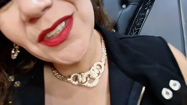 Snapshot of MelaniaKnauss chatting on 03/05/25, 08:32 MelaniaKnauss online show from 03/05/25, 08:32