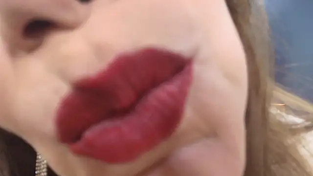 Snapshot of MelaniaKnauss chatting on 03/19/25, 08:32 MelaniaKnauss online show from 03/19/25, 08:32