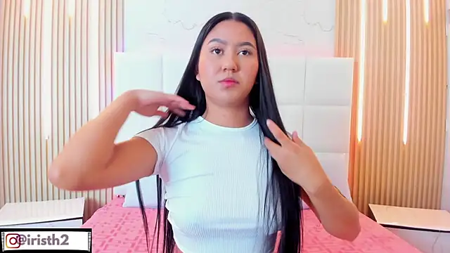 Iris Thompson  online show from 10/17/25, 03:42