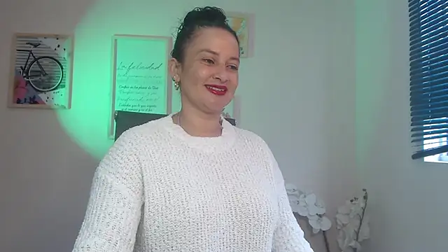 lucy diiaz online show from 02/08/25, 01:54