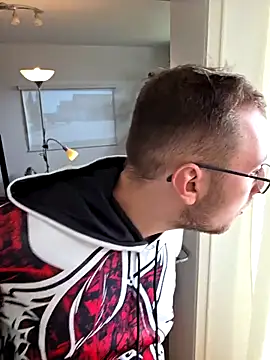 Snapshot of tipico0799 chatting on 04/03/26, 10:35 tipico0799 online show from 04/03/26, 10:35