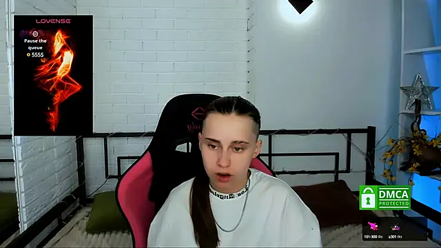 Dolly  Queen  online show from 12/19/24, 08:13