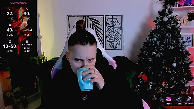 Dolly  Queen  online show from 01/13/25, 08:15