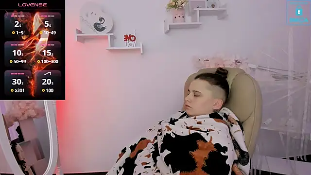 Dolly  Queen  online show from 01/31/25, 12:17