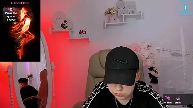 Dolly  Queen  online show from 02/03/25, 08:46