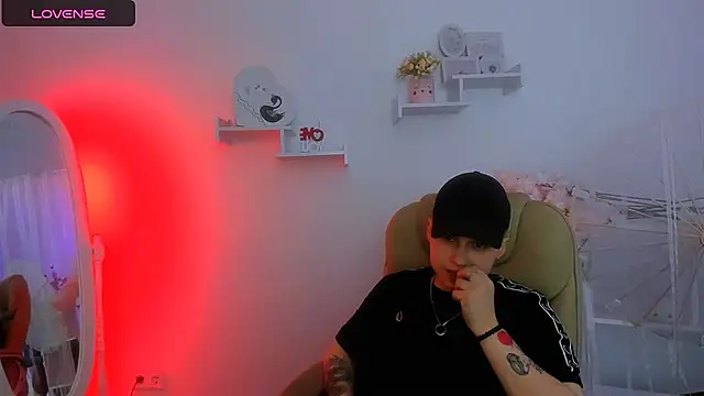 Dolly  Queen  online show from 02/13/25, 12:24