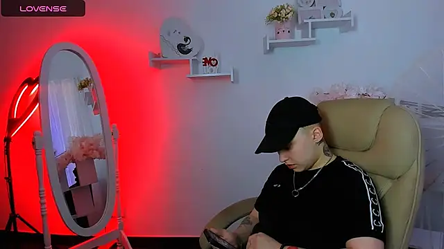 Dolly  Queen  online show from 02/15/25, 12:48