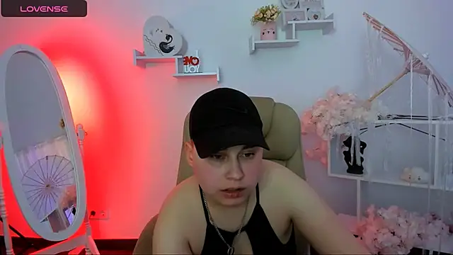 Dolly  Queen  online show from 03/04/25, 11:22