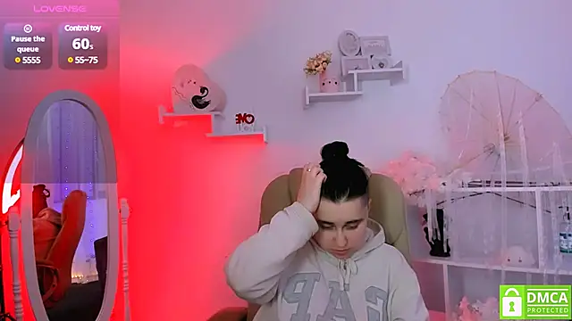 Dolly  Queen  online show from 03/12/25, 11:12