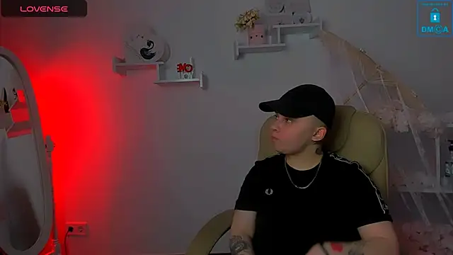 Dolly  Queen  online show from 03/22/25, 01:00