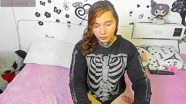 cutekat  online show from 03/27/26, 03:45