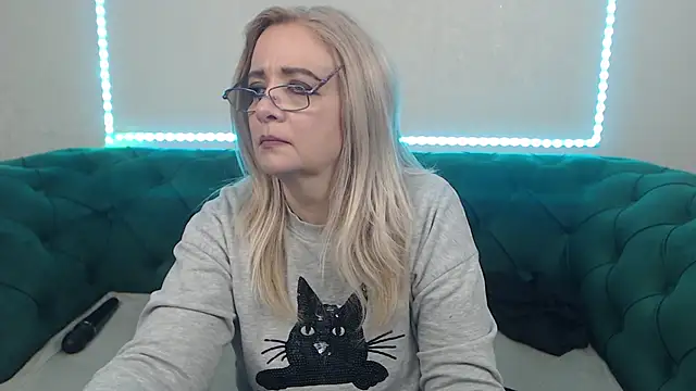 IvanaCharm online show from 01/11/26, 04:28