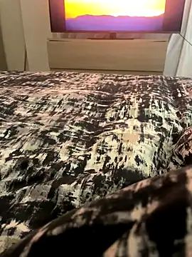 Snapshot of luna_14 chatting on 10/04/25, 01:42 luna 14 online show from 10/04/25, 01:42