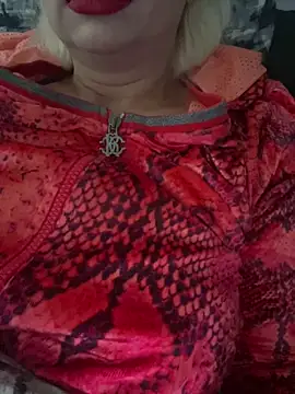 Snapshot of luna_14 chatting on 10/06/25, 10:23 luna 14 online show from 10/06/25, 10:23