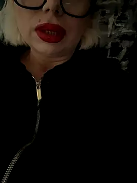 Snapshot of luna_14 chatting on 10/16/25, 10:16 luna 14 online show from 10/16/25, 10:16