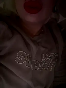 Snapshot of luna_14 chatting on 11/24/25, 08:47 luna 14 online show from 11/24/25, 08:47