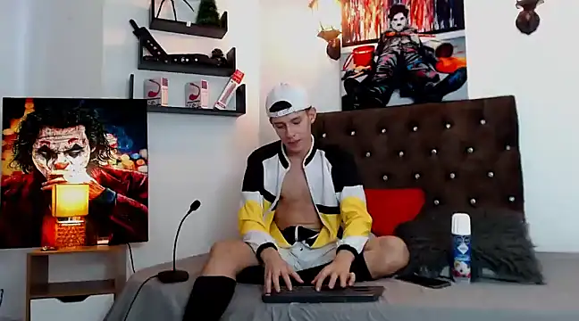 flowers18 online show from 01/09/25, 09:58