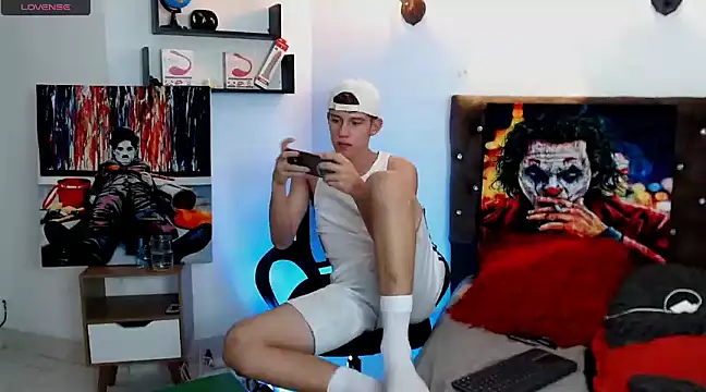 flowers18 online show from 02/27/25, 01:27