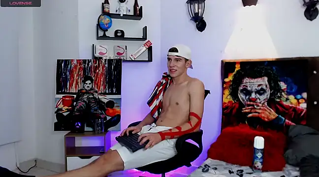 flowers18 online show from 03/08/25, 02:01