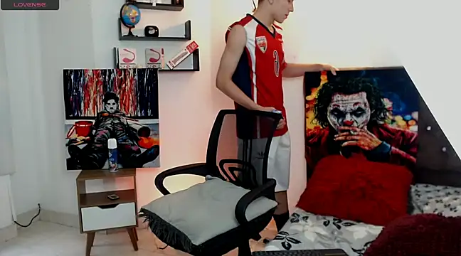 flowers18 online show from 03/12/25, 10:17