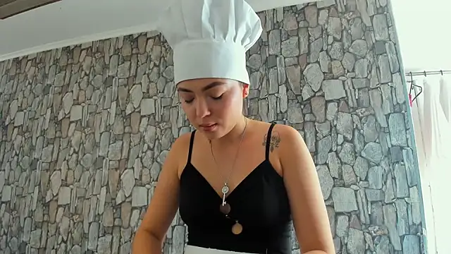 azumi cutiepie  online show from 12/24/24, 08:05