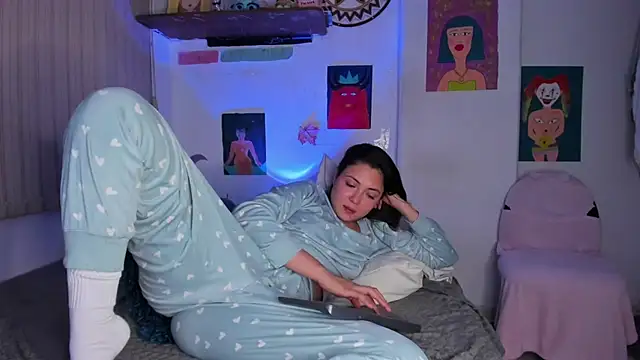 azumi cutiepie  online show from 03/06/25, 11:42