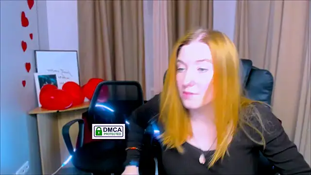 Snapshot of daisy_candy chatting on 03/05/25, 01:10 daisy candy online show from 03/05/25, 01:10