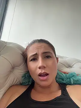 antonhella1 online show from 06/02/26, 05:04