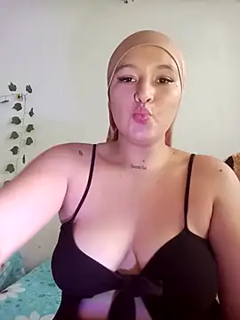 Celeste camila18 online show from 10/25/25, 04:24