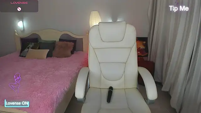 Miss Elia online show from 02/13/25, 05:22