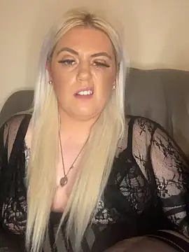 Blondiee3088 online show from 12/03/24, 10:18