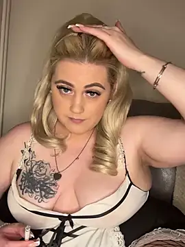 Blondiee3088 online show from 12/13/24, 05:00