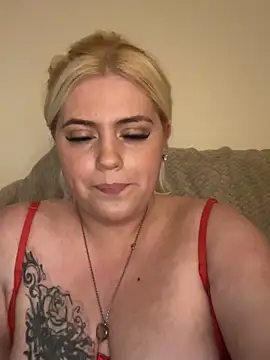 Blondiee3088 online show from 02/02/25, 03:32