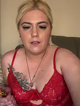 Blondiee3088 online show from 02/05/25, 06:26