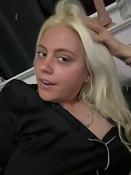 Blondiee3088 online show from 09/15/25, 04:01