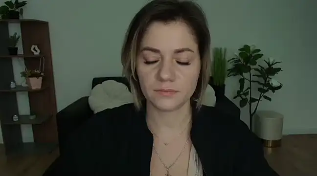 MariaSttone online show from 12/30/24, 09:37