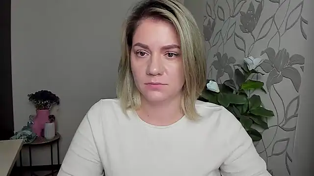 MariaSttone online show from 10/16/25, 05:03